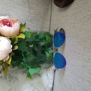 Just arrived unisex mirror lens Aviators style  frame women or men can we…blue